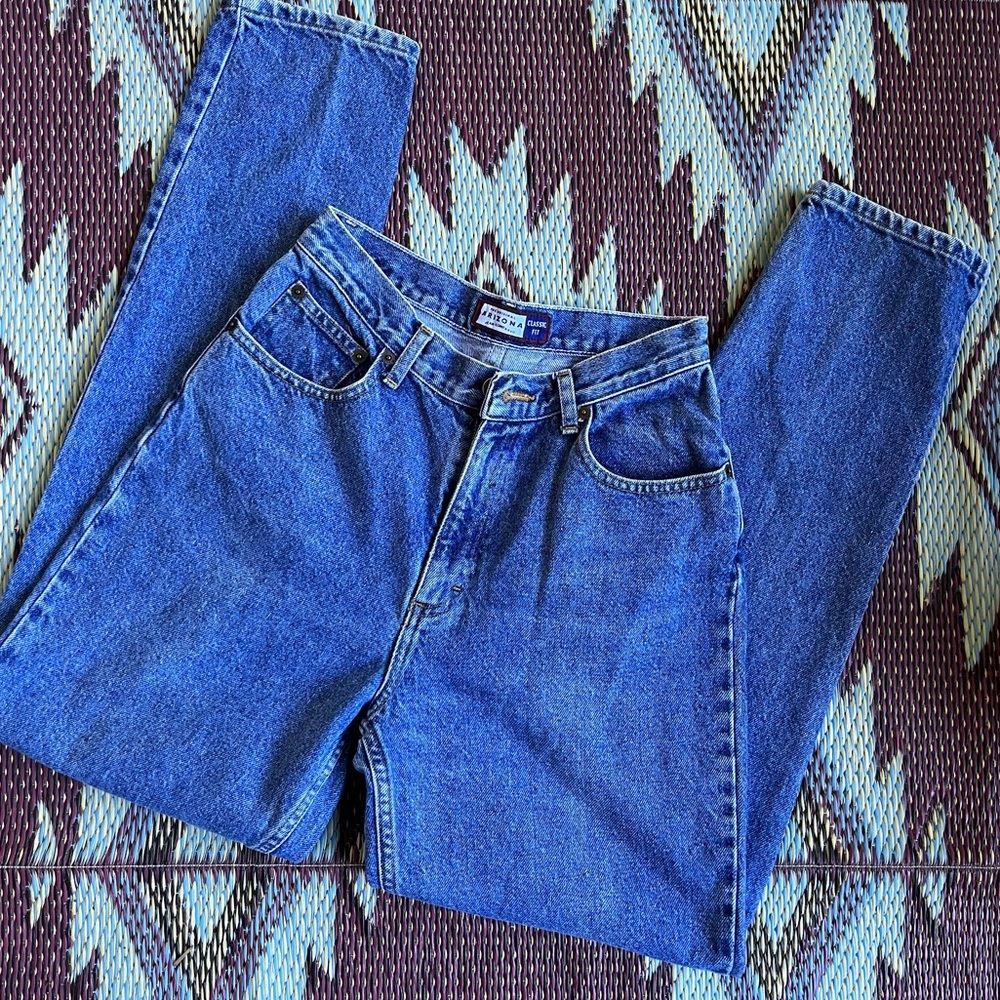 EUC Vintage tapered 100% cotton jeans